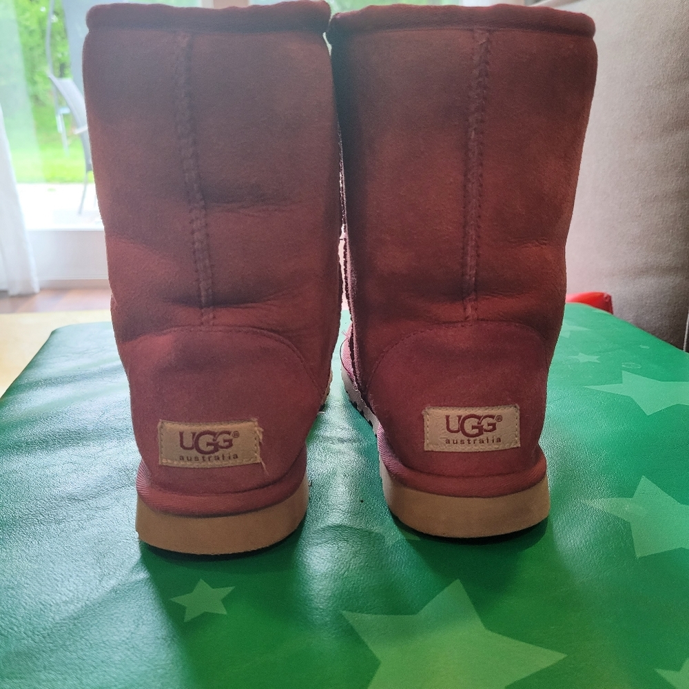 uggs - Picture 3 of 3